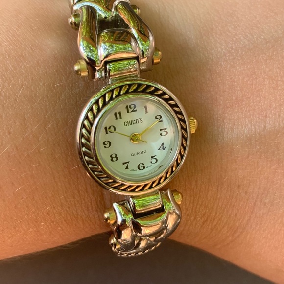 Chico’s Silver Tone Bracelet Watch Hinged Round Circle Face - Picture 1 of 4
